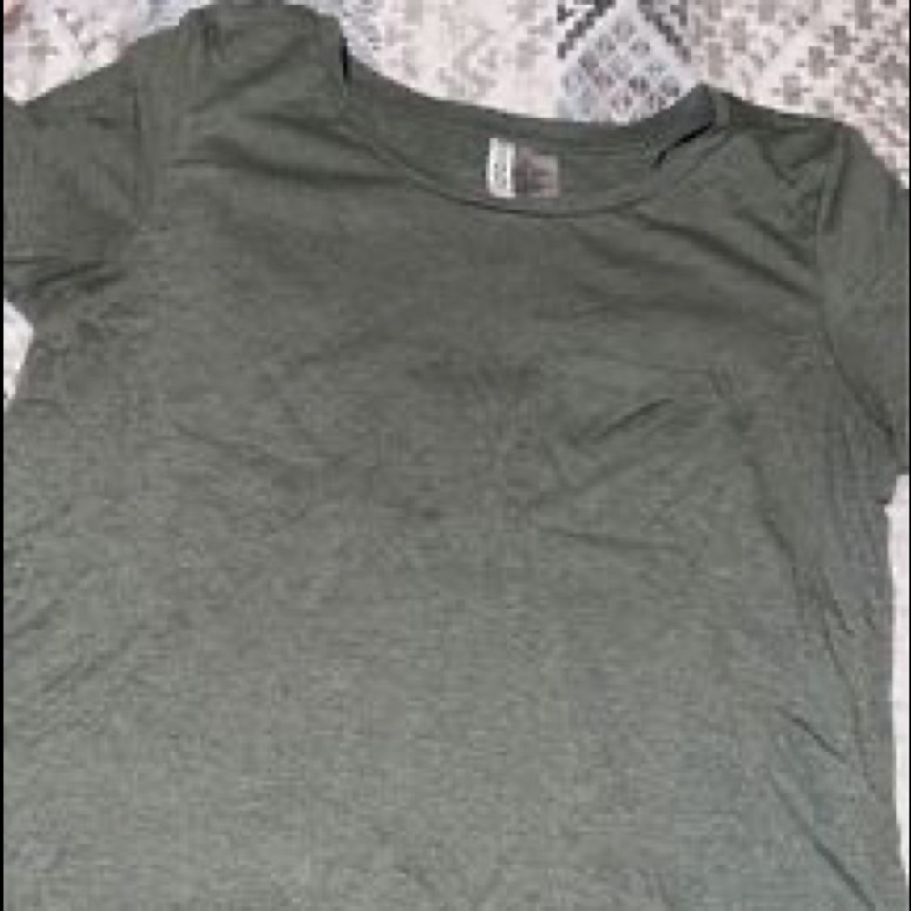Cropped tee